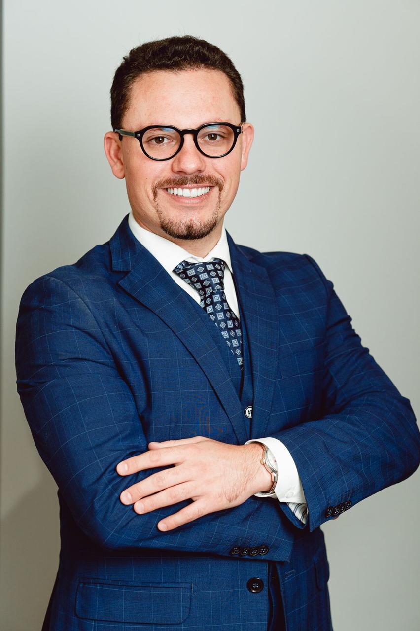 Dr. Everson Salem